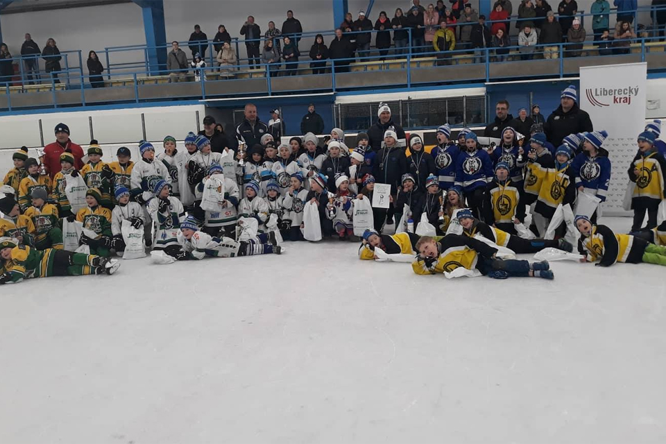Seriál turnajů Lomnické hokejové jaro zakončil zimní sezónu. 